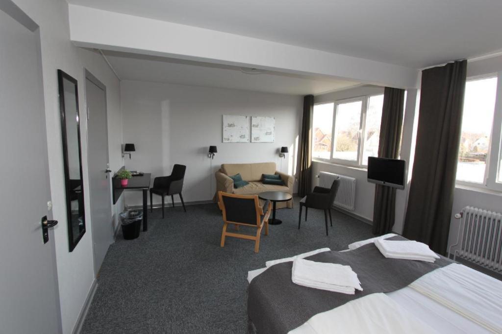 Banegaardshotellet Vojens Kültér fotó