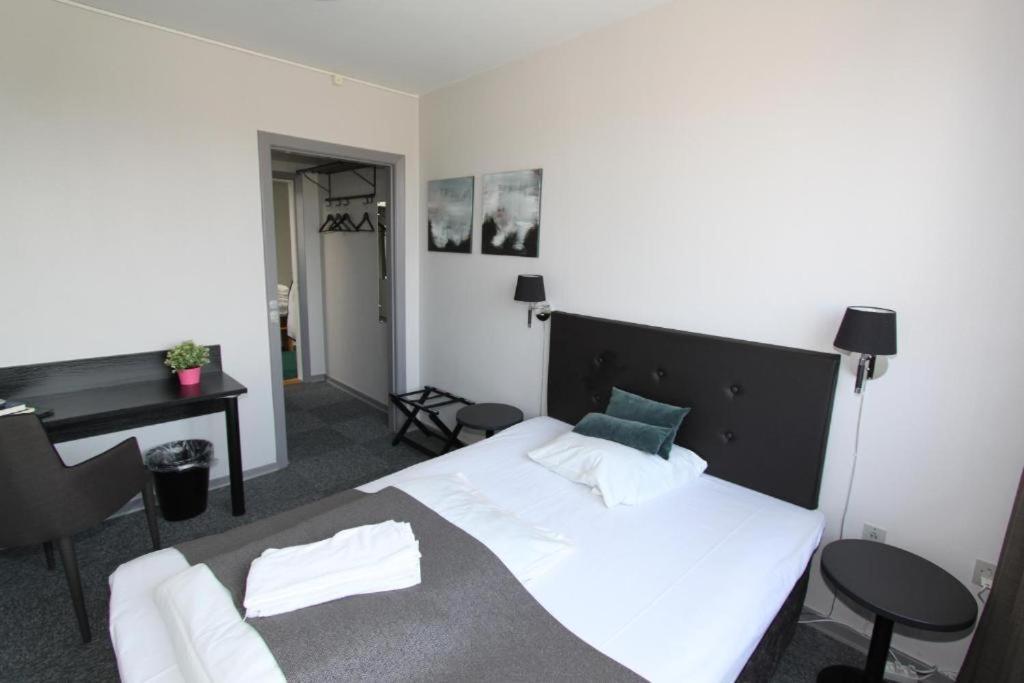 Banegaardshotellet Vojens Kültér fotó