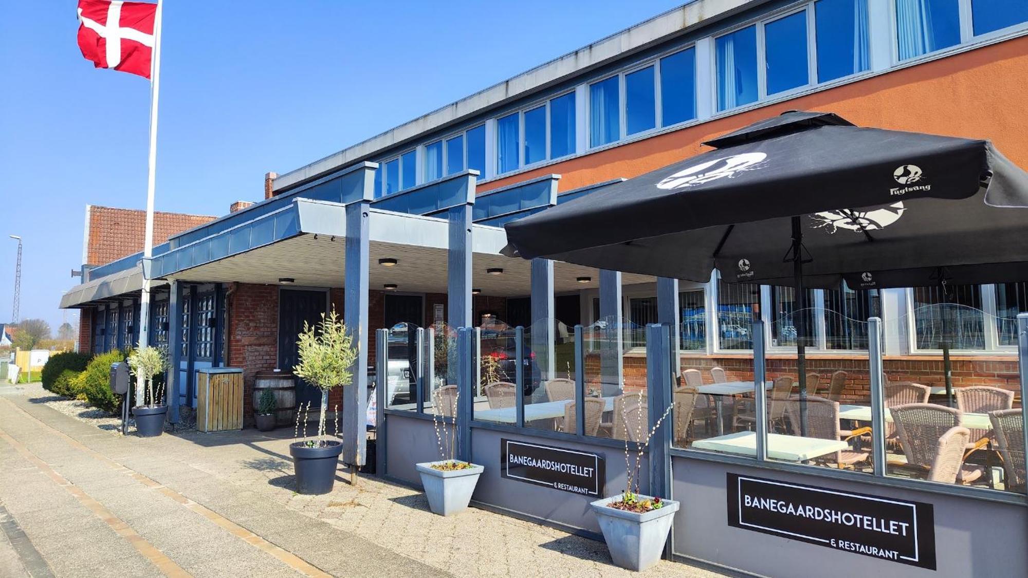 Banegaardshotellet Vojens Kültér fotó